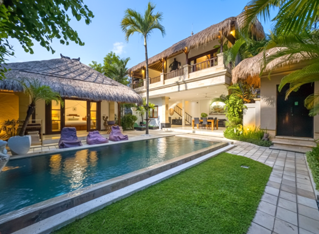 3 bedroom private pool Seminyak villas Villa Krisna traditional Balinese villa Seminyak Bali near beach restaurants shopping