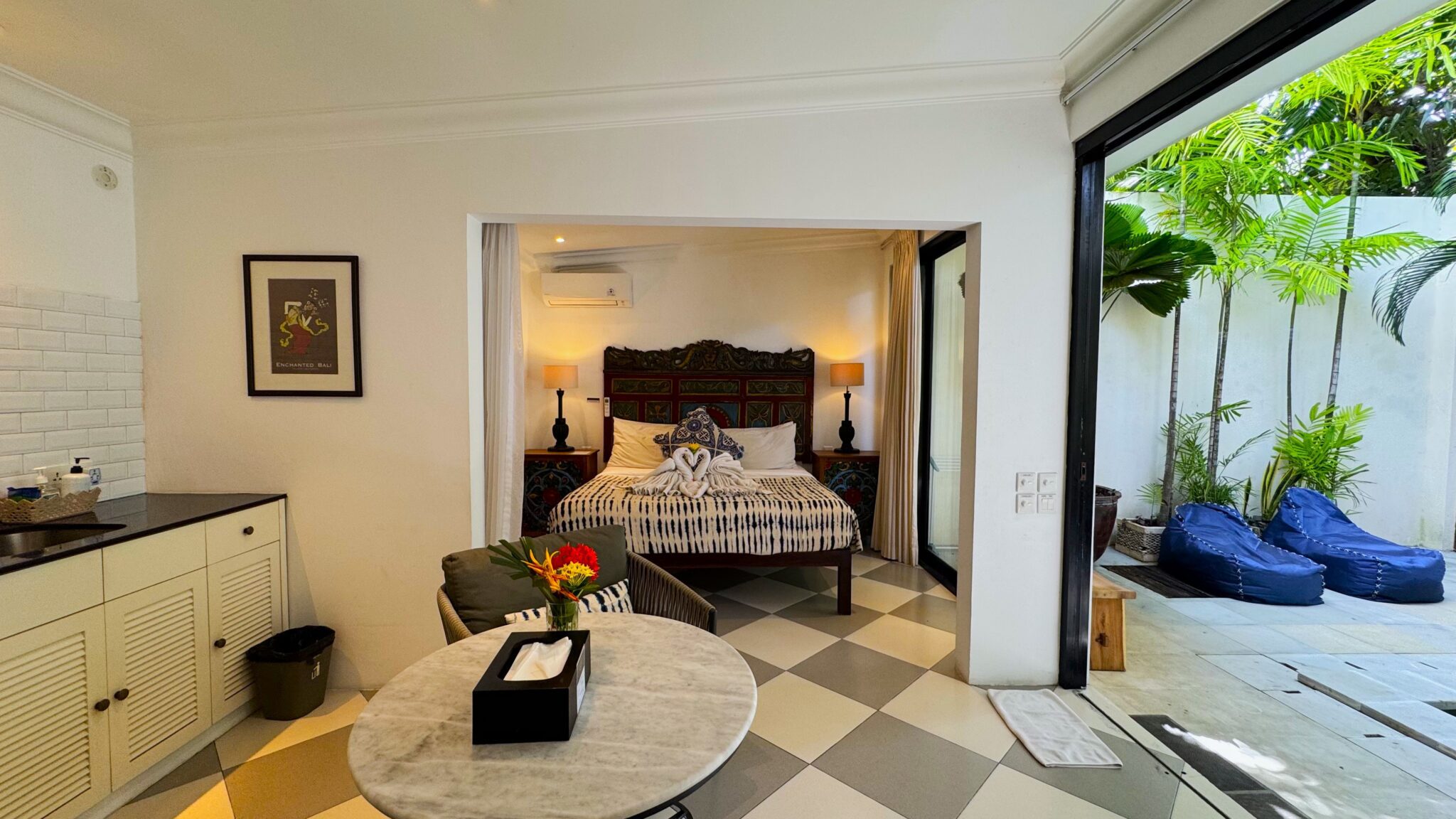 Villa Ibu Dua Seminyak, intimate private pool villa for couples