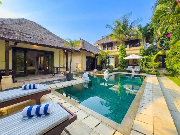 3 bedroom Seminyak villas with private pool, tropical gardens, and spacious living areas