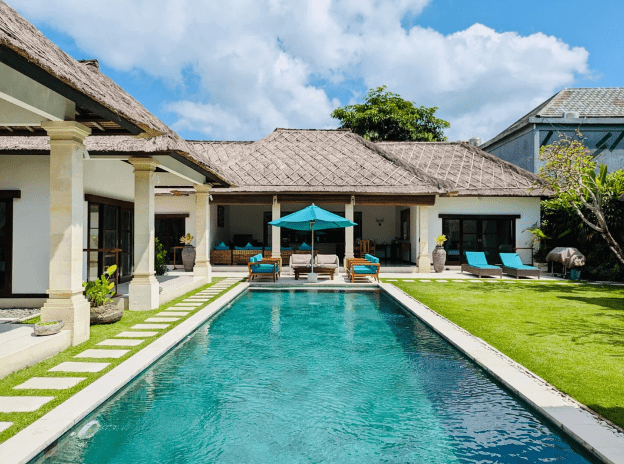 Villa Darma Seminyak villas – spacious 5 bedroom Villa Seminyak Bali with private swimming pool and tropical garden for families and groups