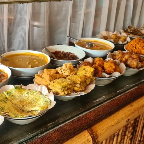 What Is Nasi Campur? Discover Bali’s Best and Most Popular Dish