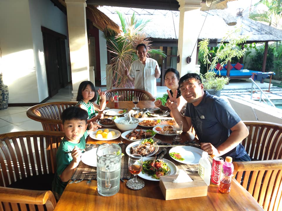 Happy holiday guests at Villa Olive Seminyak, a villa Seminyak by Villa Bugis